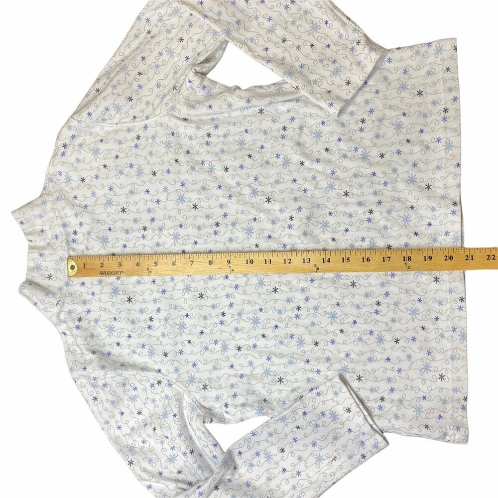 Croft & Barrow Mock Turtleneck White with Snowflakes Size PL - Picture 10 of 12